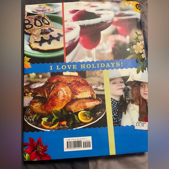 The Pioneer Woman Cooks Cookbook - Picture 2 of 4